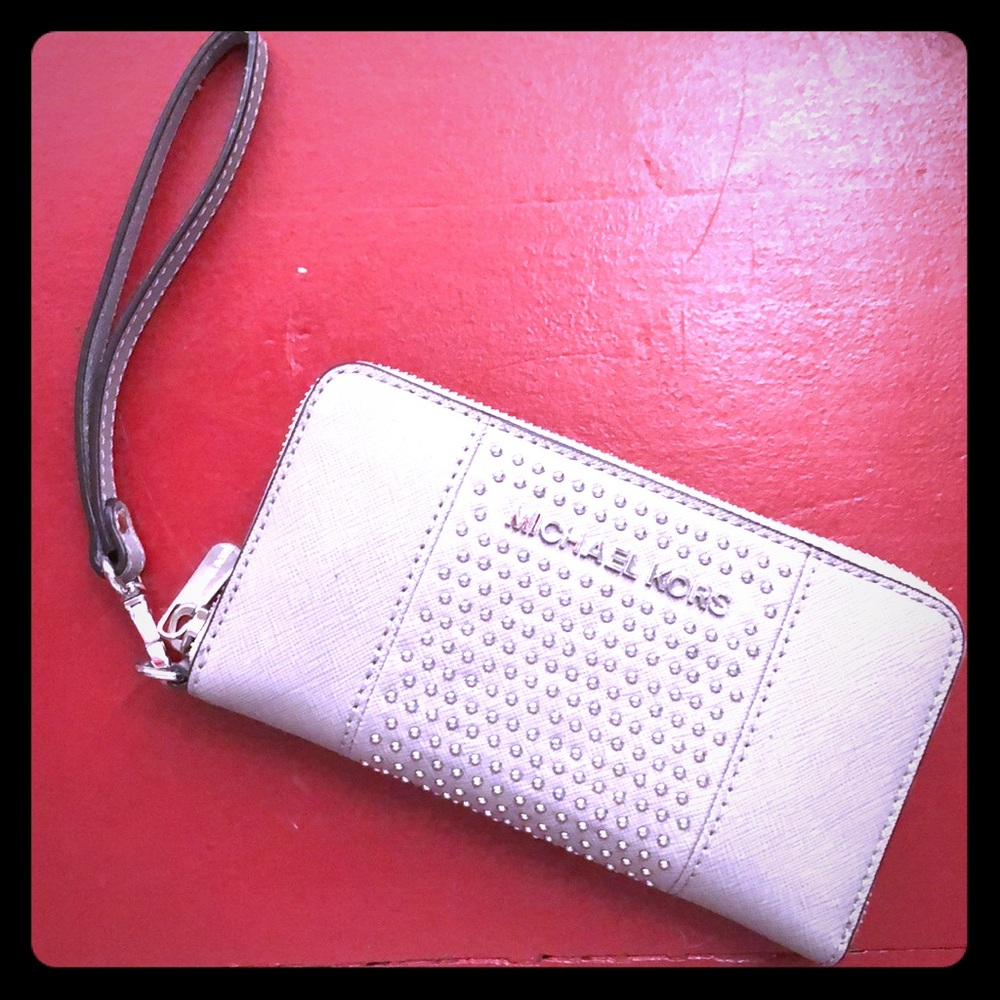 Michael Kors wristlet